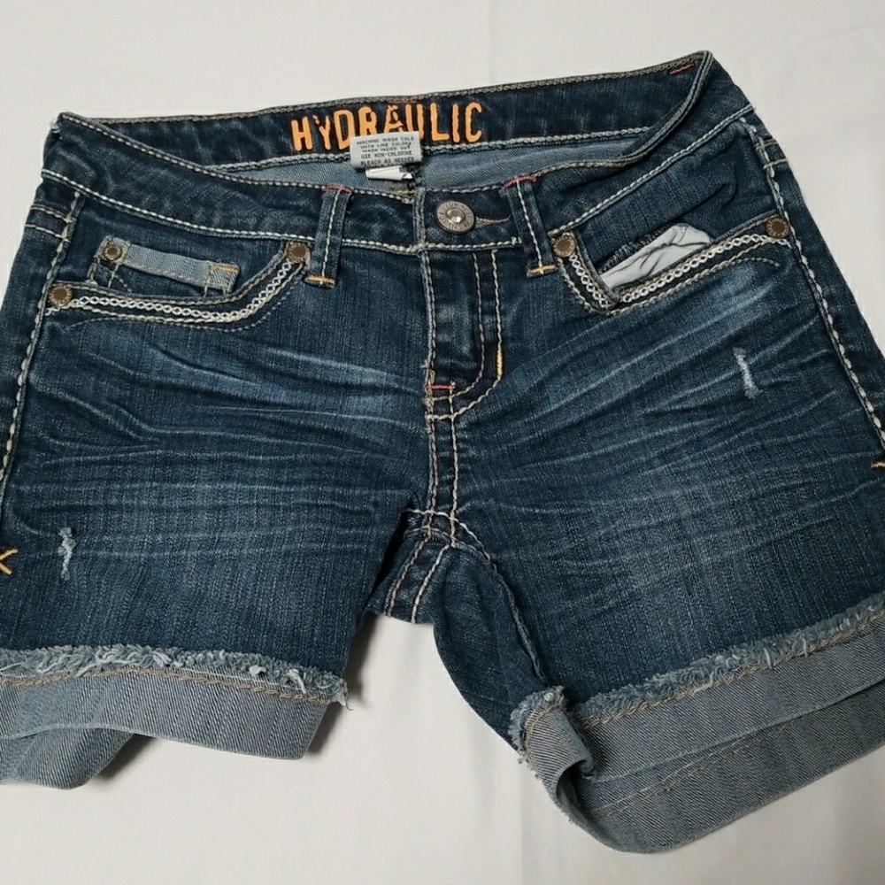 Hydraulic shorts